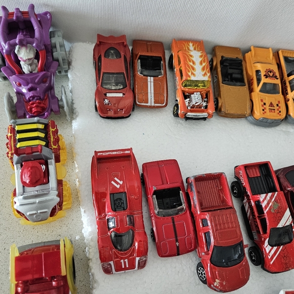Hot Wheels Car Lot Vintage 1:64 Toy Diecast Plastic Collectible LIQUIDATION SALE - Picture 11 of 13